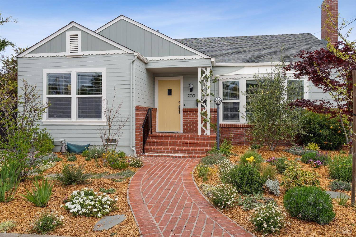 Petaluma, CA 94952,705 5th ST