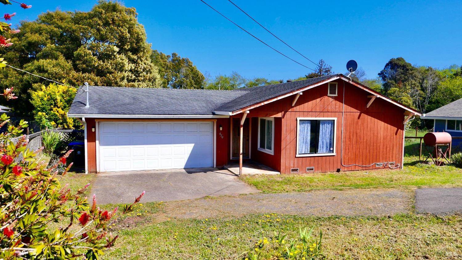 Fort Bragg, CA 95437,620 Dubois LN