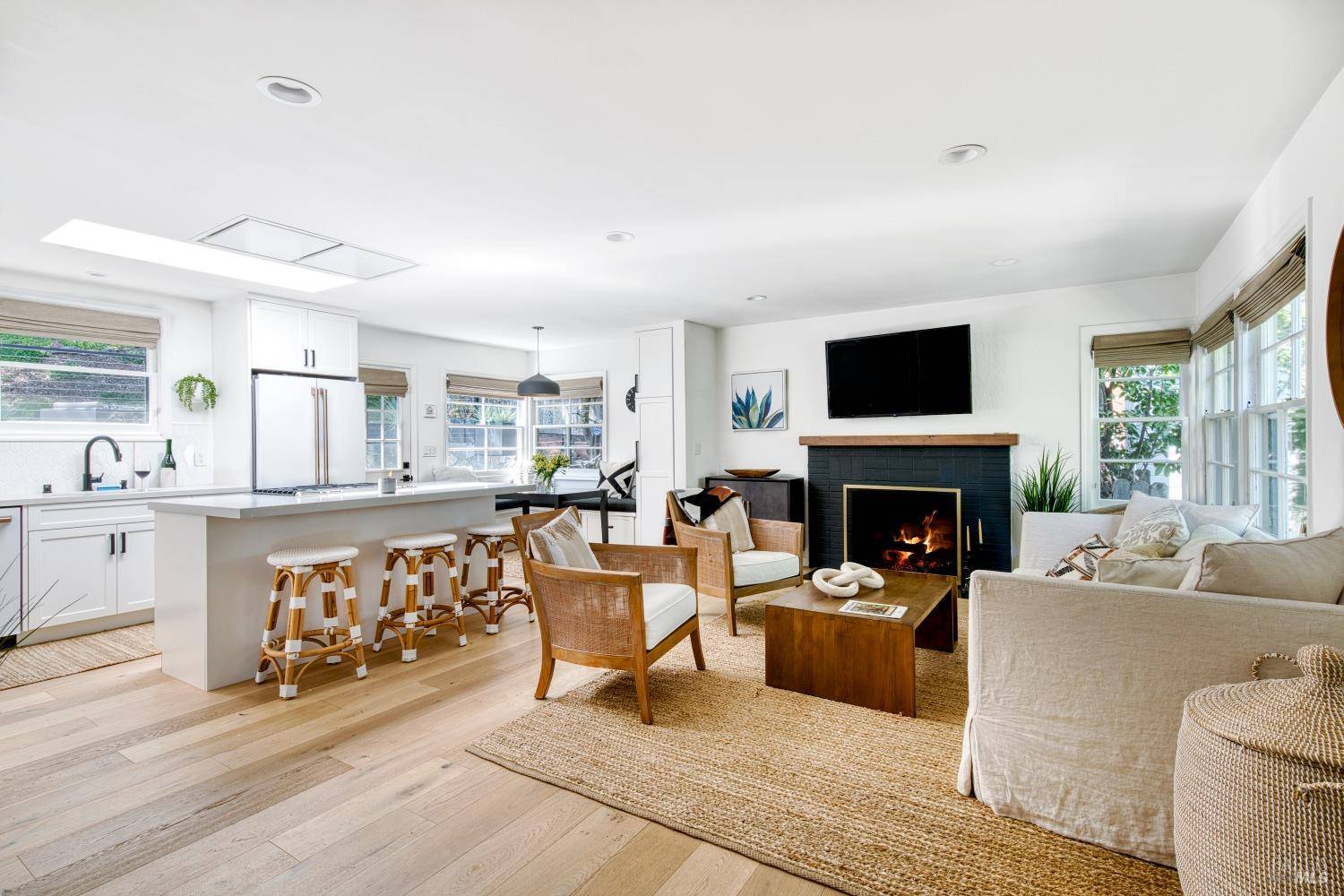 San Anselmo, CA 94960,11 Cedar ST