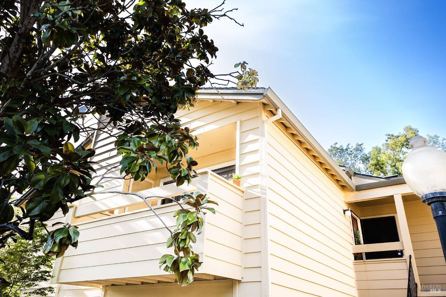 Santa Rosa, CA 95405,103 Woodlake DR