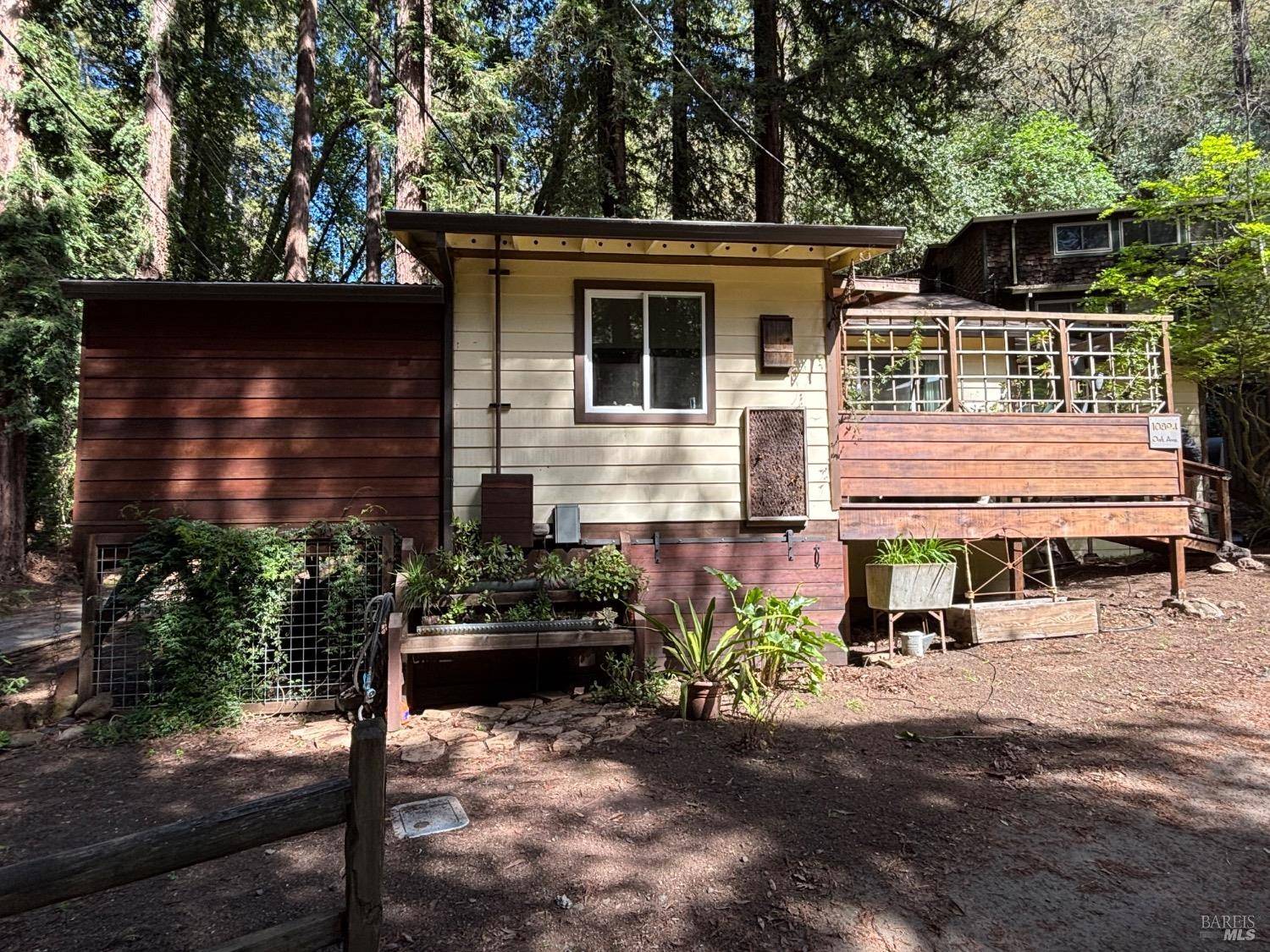 Forestville, CA 95436,10894 Oak AVE