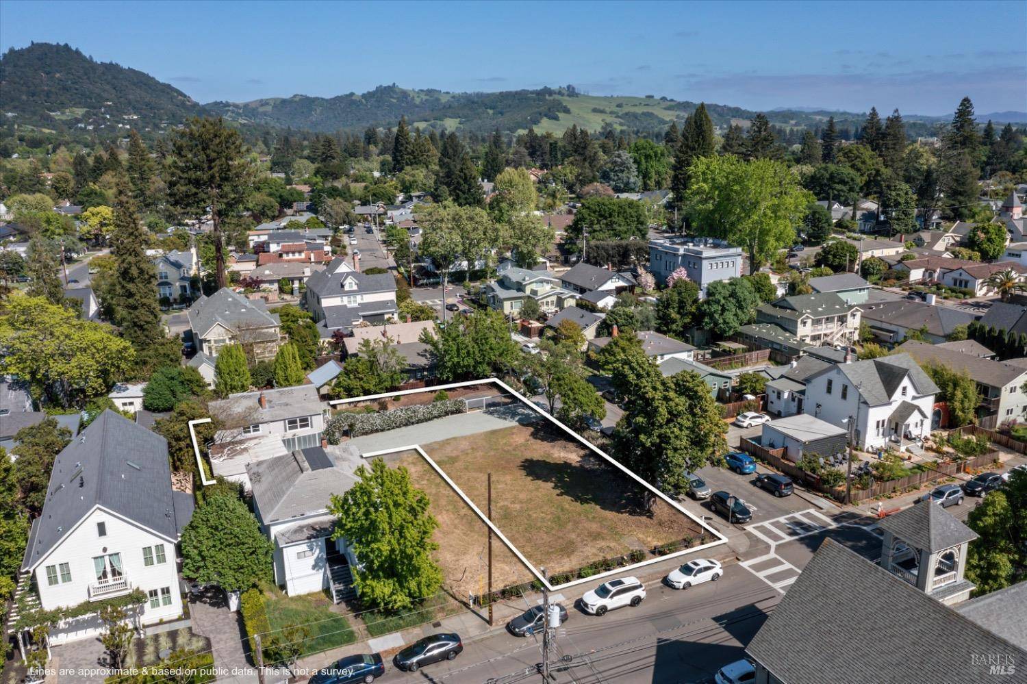 Healdsburg, CA 95448,320 East ST