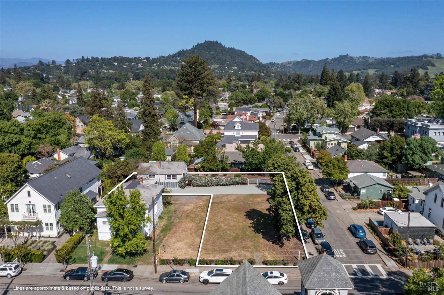 Healdsburg, CA 95448,320 East ST