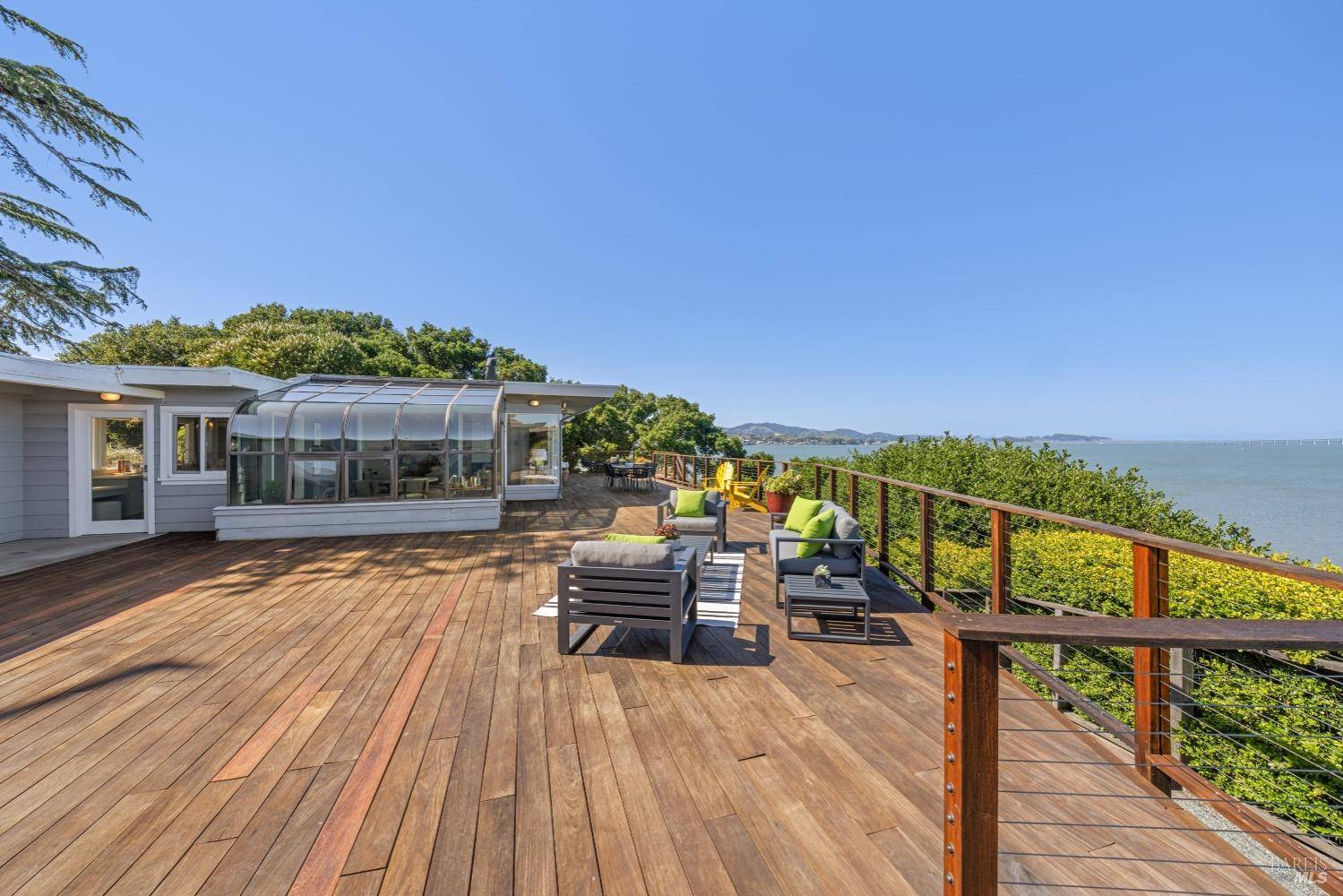 Tiburon, CA 94920,4810 Paradise DR