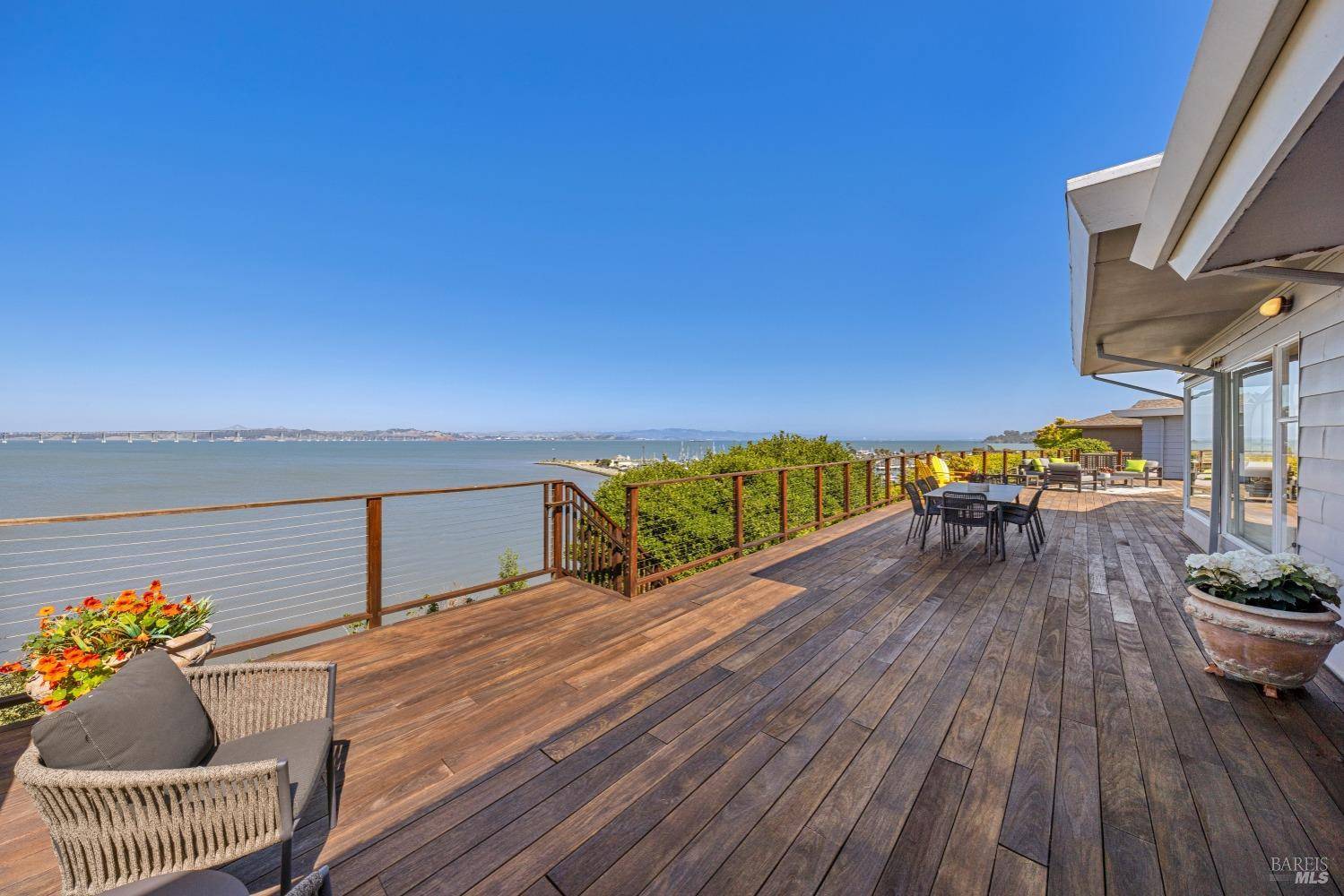 Tiburon, CA 94920,4810 Paradise DR