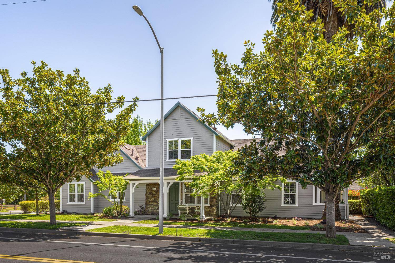 Sonoma, CA 95476,745 E Napa ST