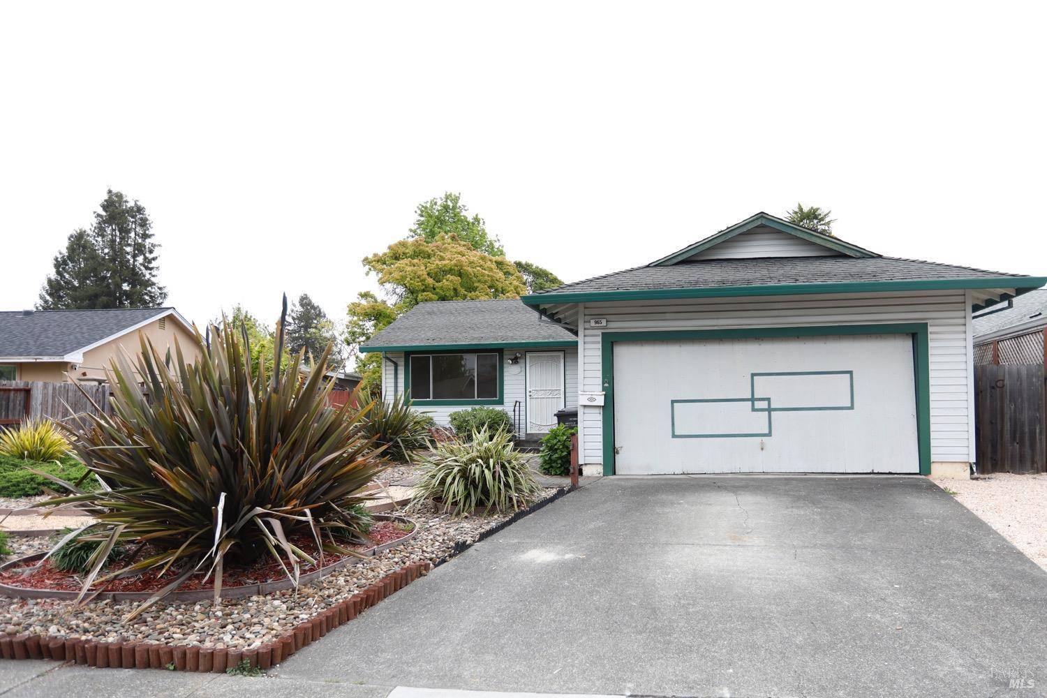 Rohnert Park, CA 94928,965 Eleanor AVE