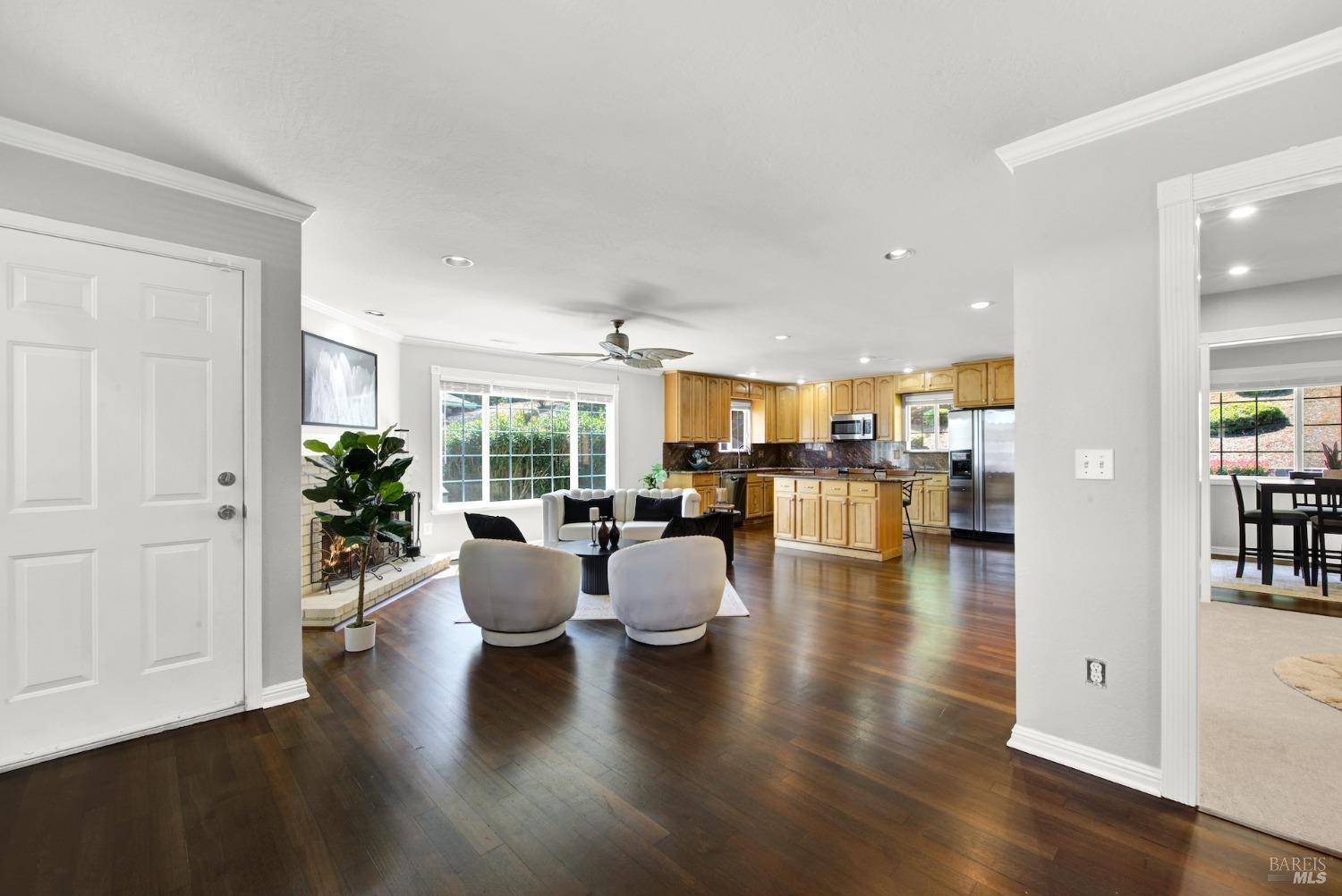 Pinole, CA 94564,3134 Avis WAY
