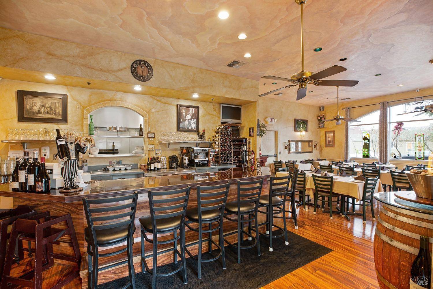 Cloverdale, CA 95425,504 N Cloverdale BLVD 1