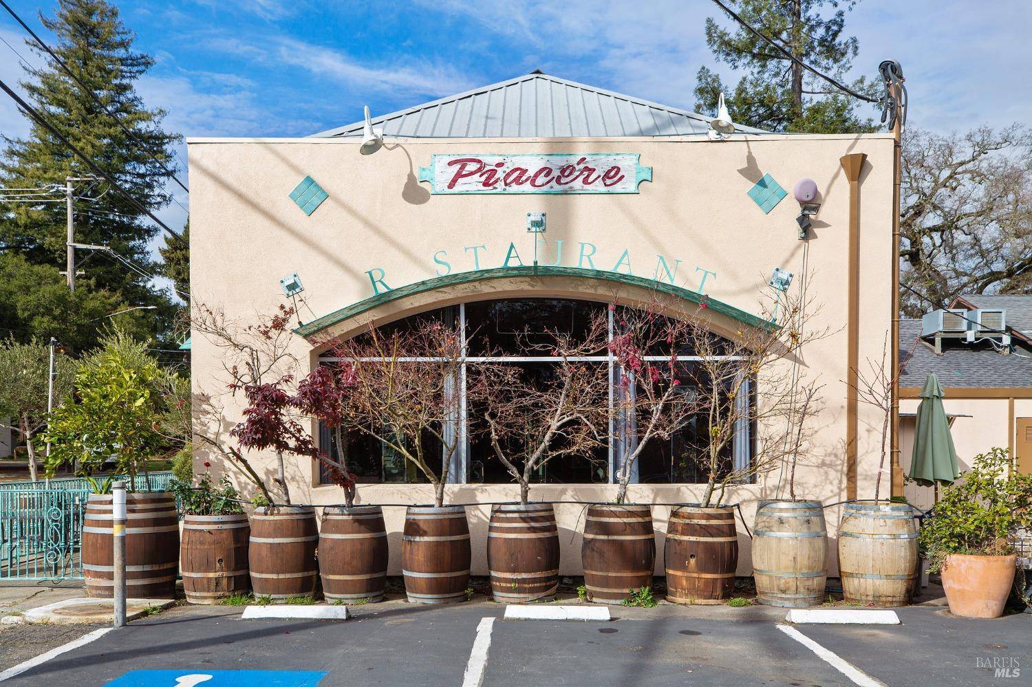 Cloverdale, CA 95425,504 N Cloverdale BLVD 1