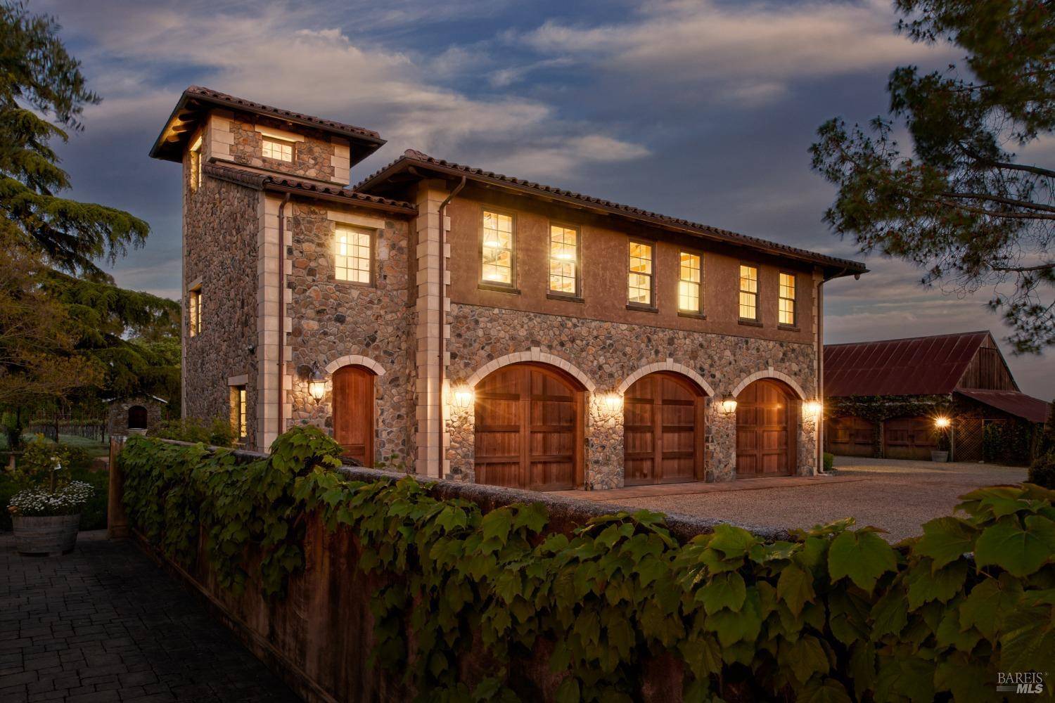 Sonoma, CA 95476,21000 8th ST E