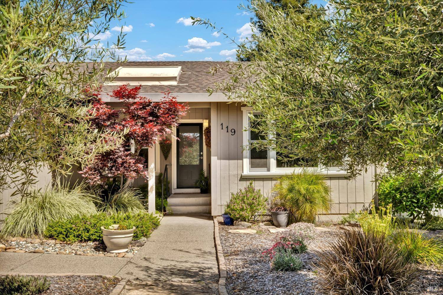 Healdsburg, CA 95448,119 Smith CT
