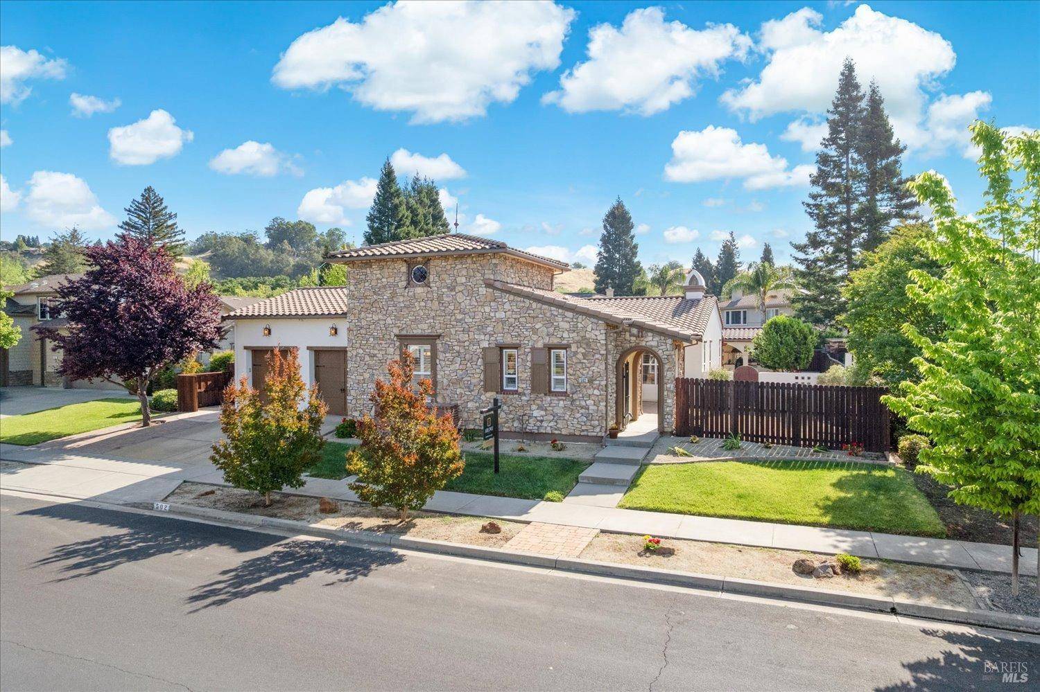 Vacaville, CA 95688,502 Longwood PL