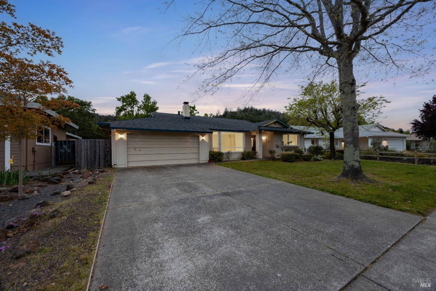 Santa Rosa, CA 95409,7418 Oakmont DR