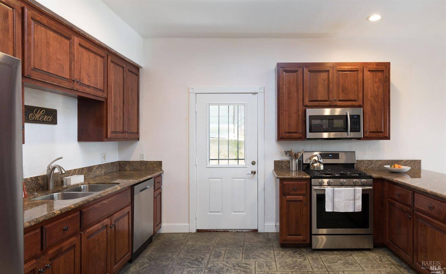 Vallejo, CA 94590,302 Capitol ST