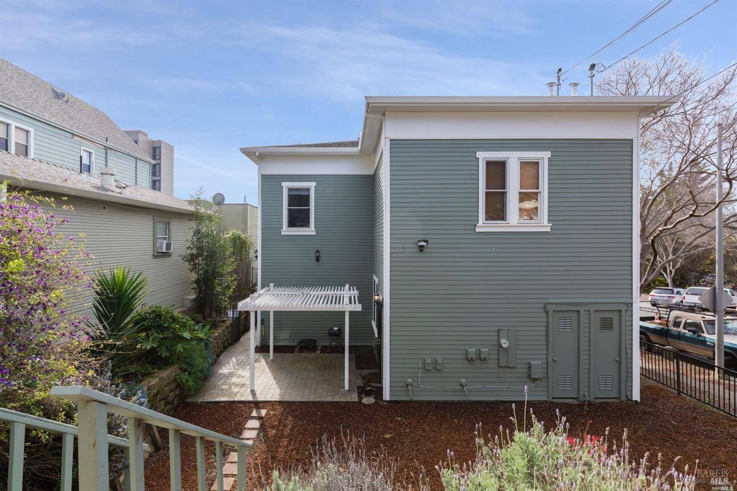 Vallejo, CA 94590,302 Capitol ST