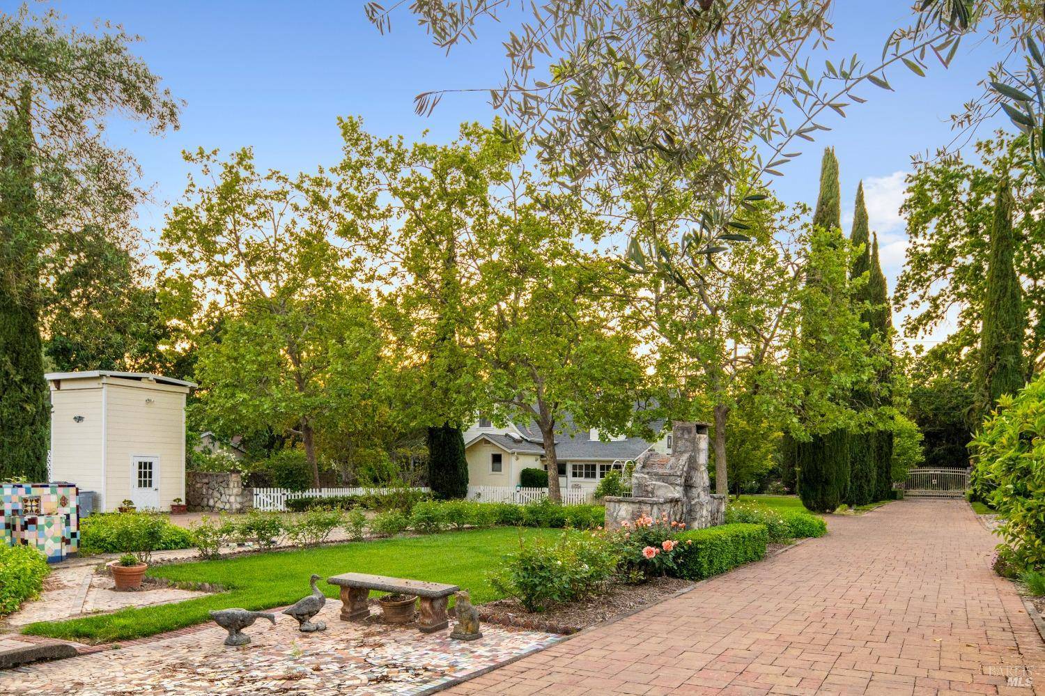Sonoma, CA 95476,1195 Castle RD