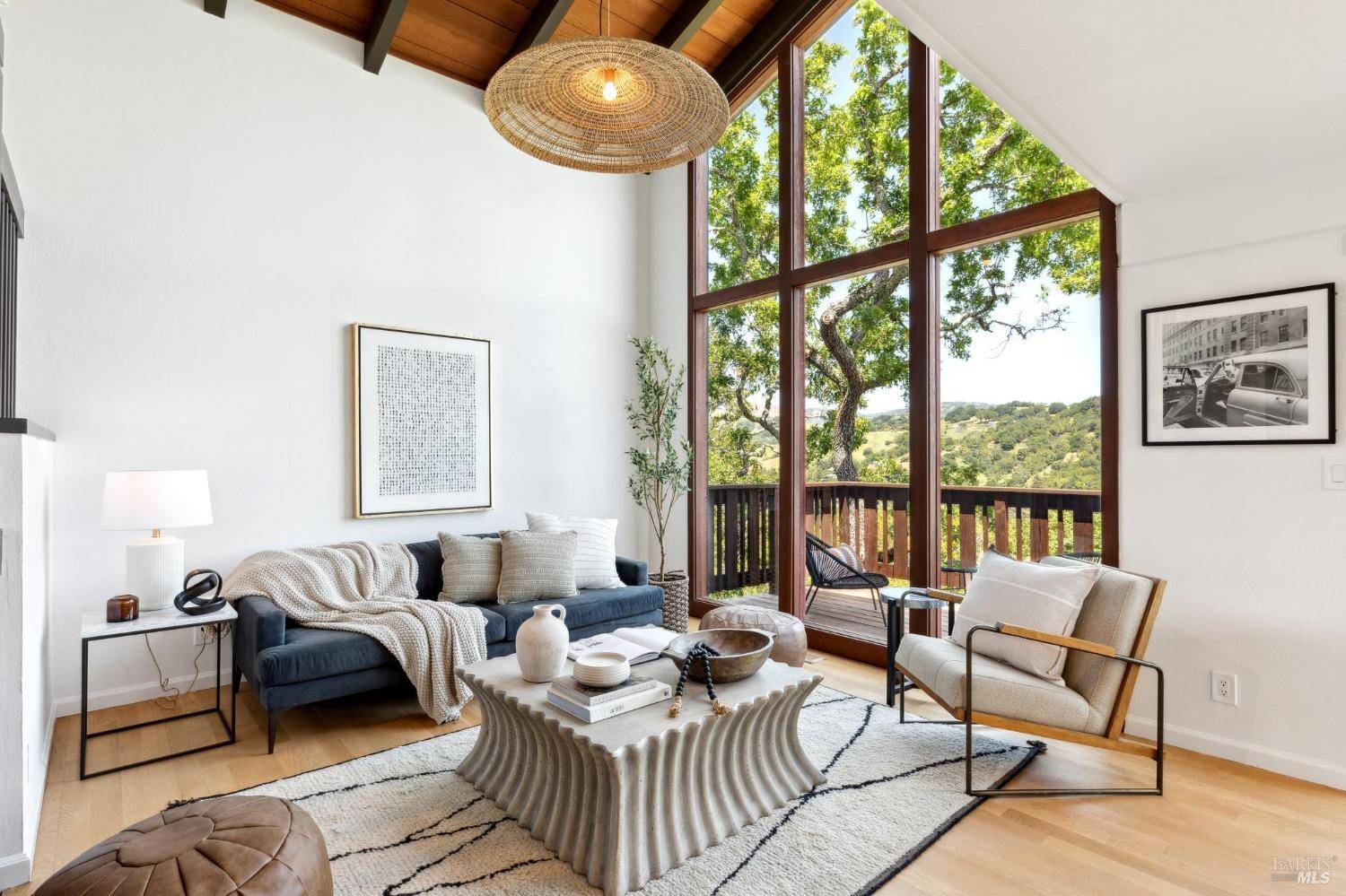 San Anselmo, CA 94960,110 Stuyvesant DR