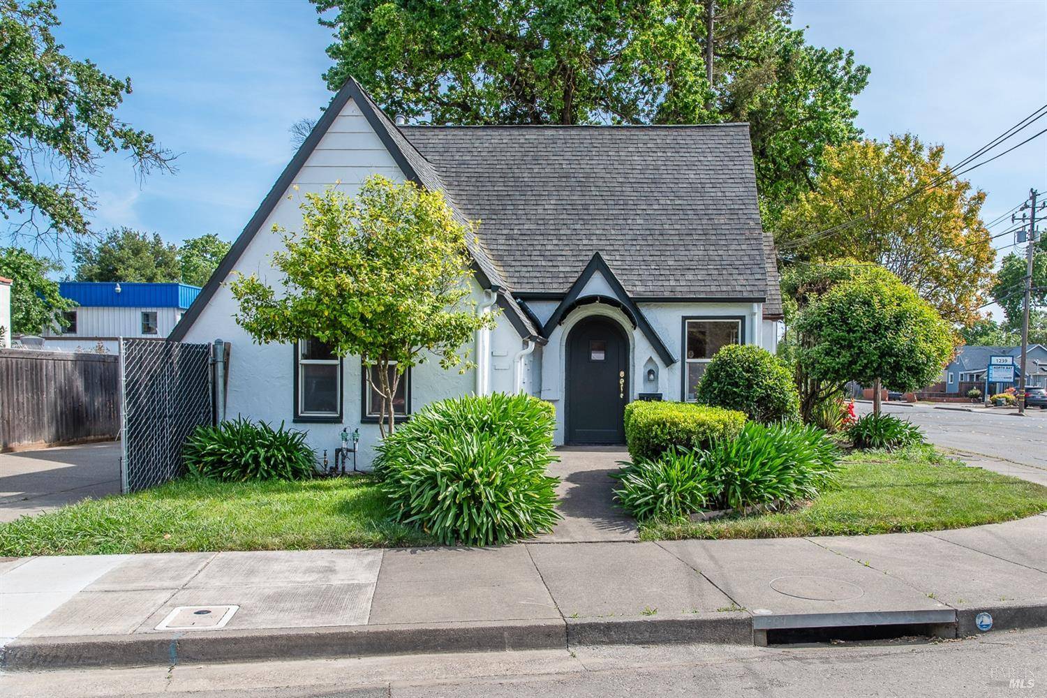 Santa Rosa, CA 95401,100 Ridgway AVE