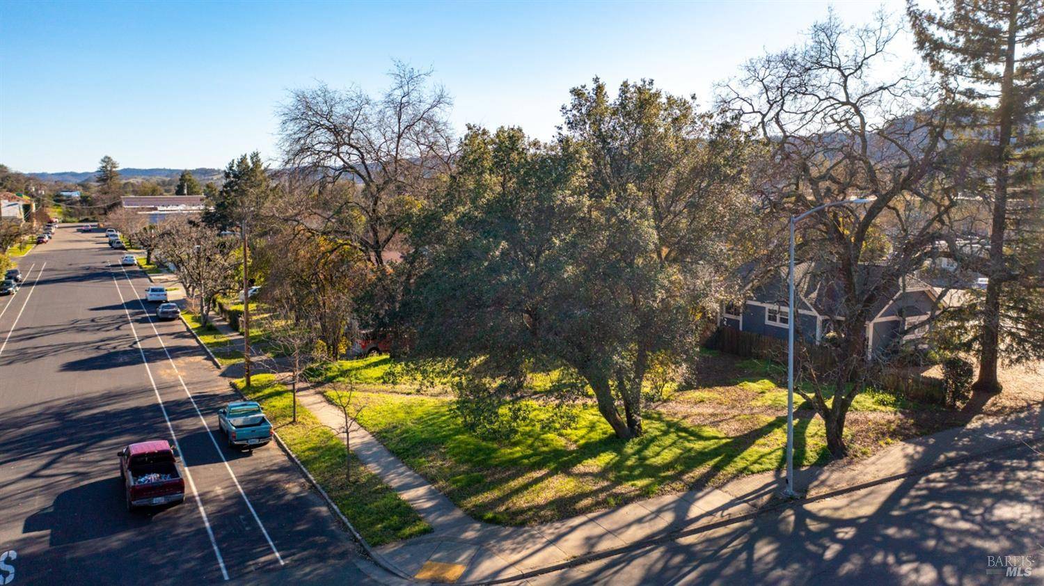 Cloverdale, CA 95425,209 E 1ST ST