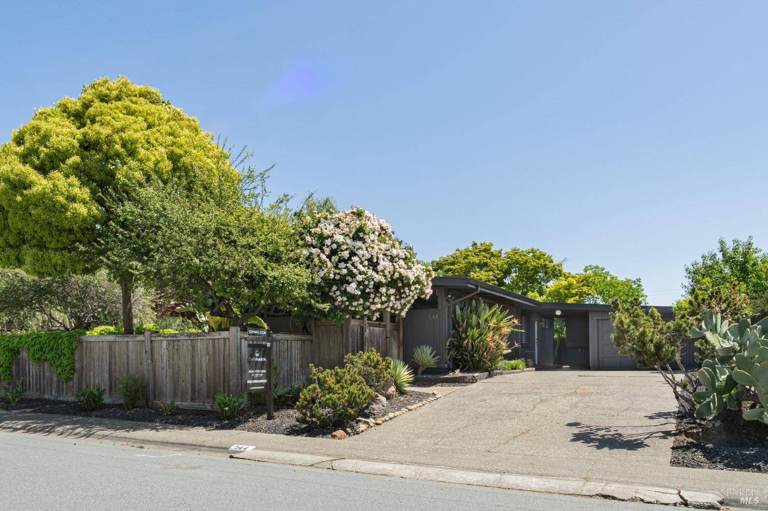 San Rafael, CA 94903,544 Whitewood DR