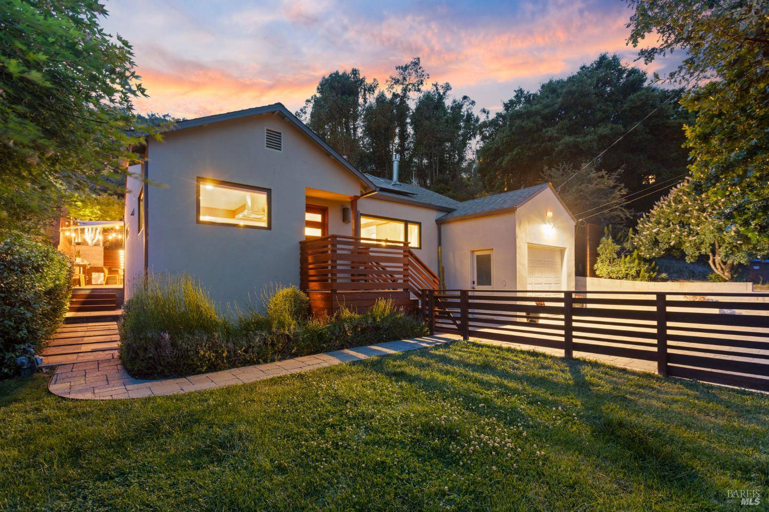 San Anselmo, CA 94960,55 Durham RD