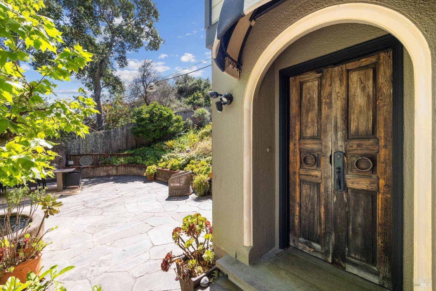 San Anselmo, CA 94960,16 Sunny DR