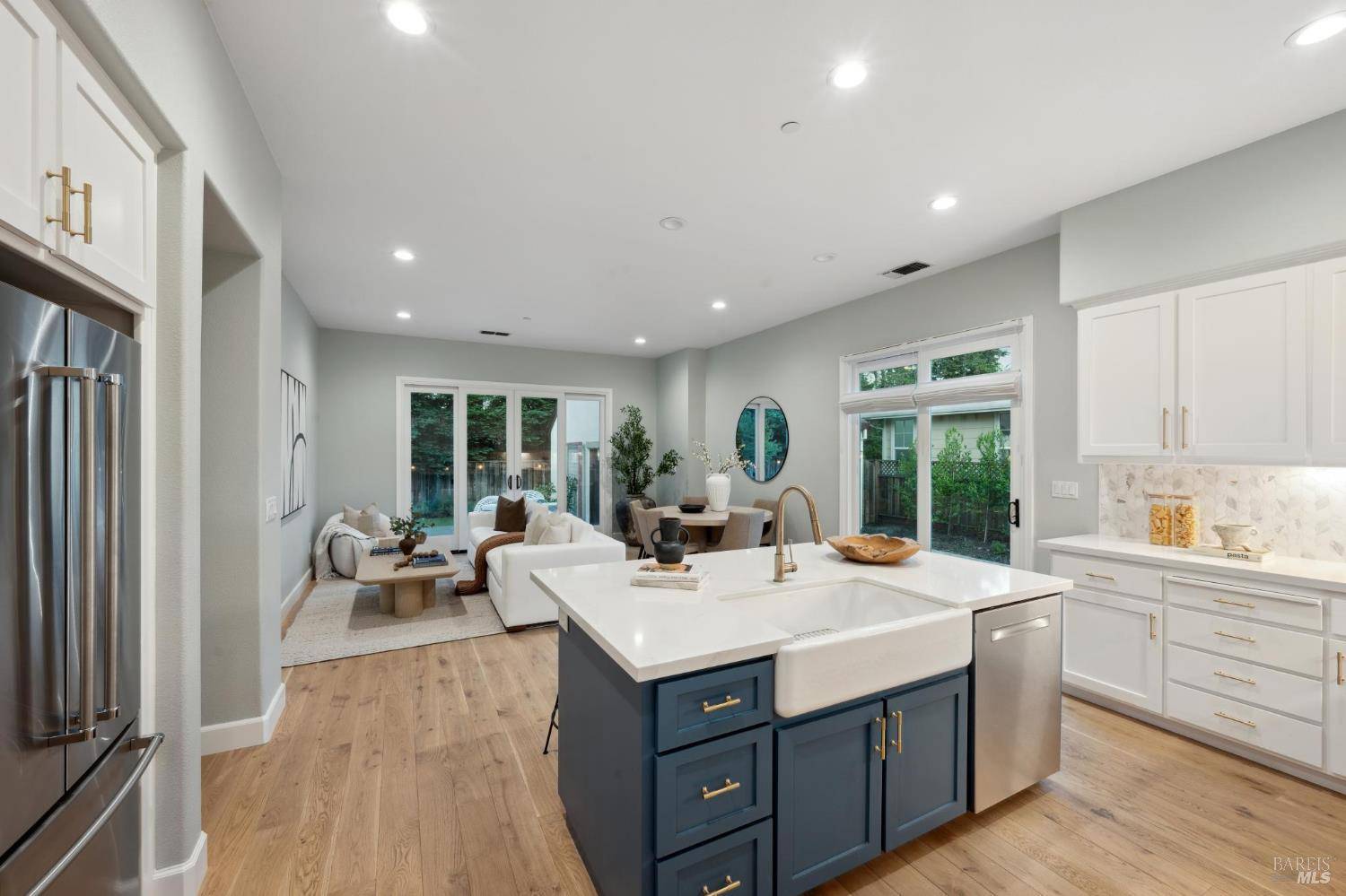 Sonoma, CA 95476,1332 jones ST