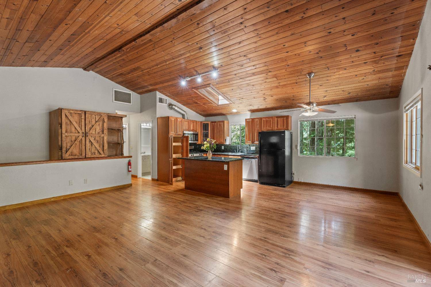 Willits, CA 95490,24580 Lilac RD