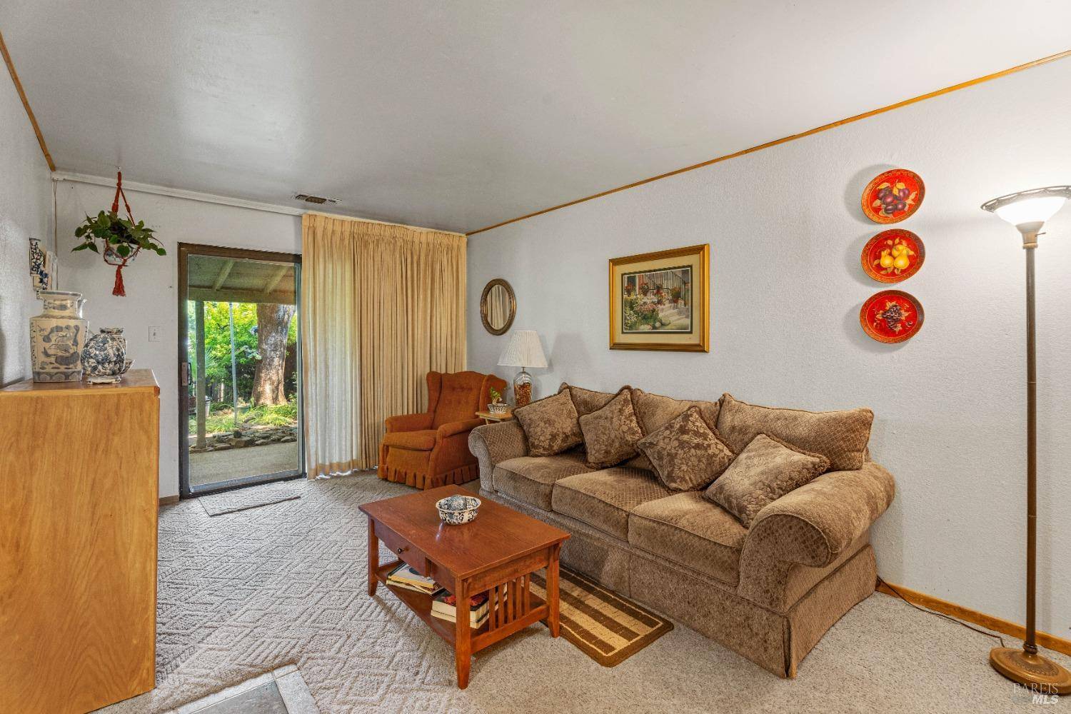 Ukiah, CA 95482,755 Myron PL