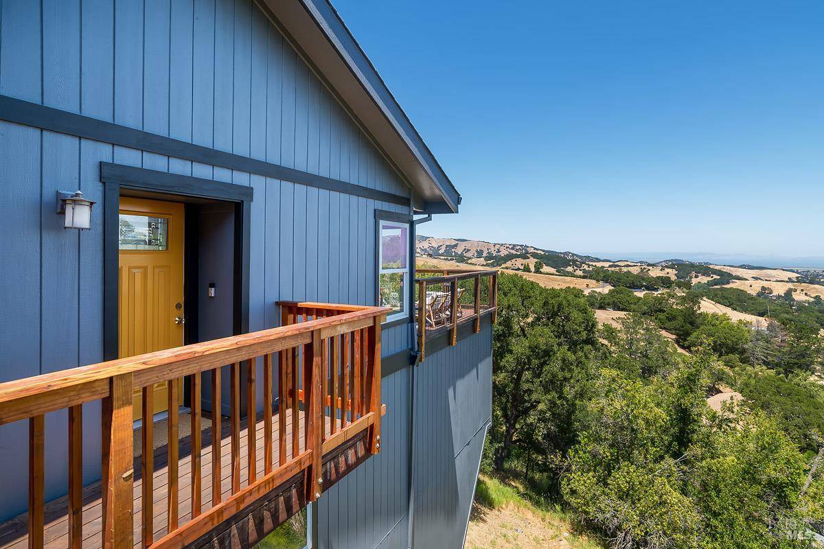 San Anselmo, CA 94960,160 Oak Springs DR