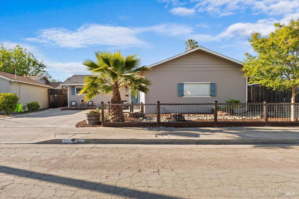 Santa Rosa, CA 95405,1221 Bertha LN