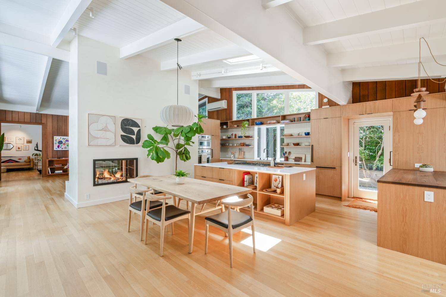 Kentfield, CA 94904,221 S Ridgewood RD