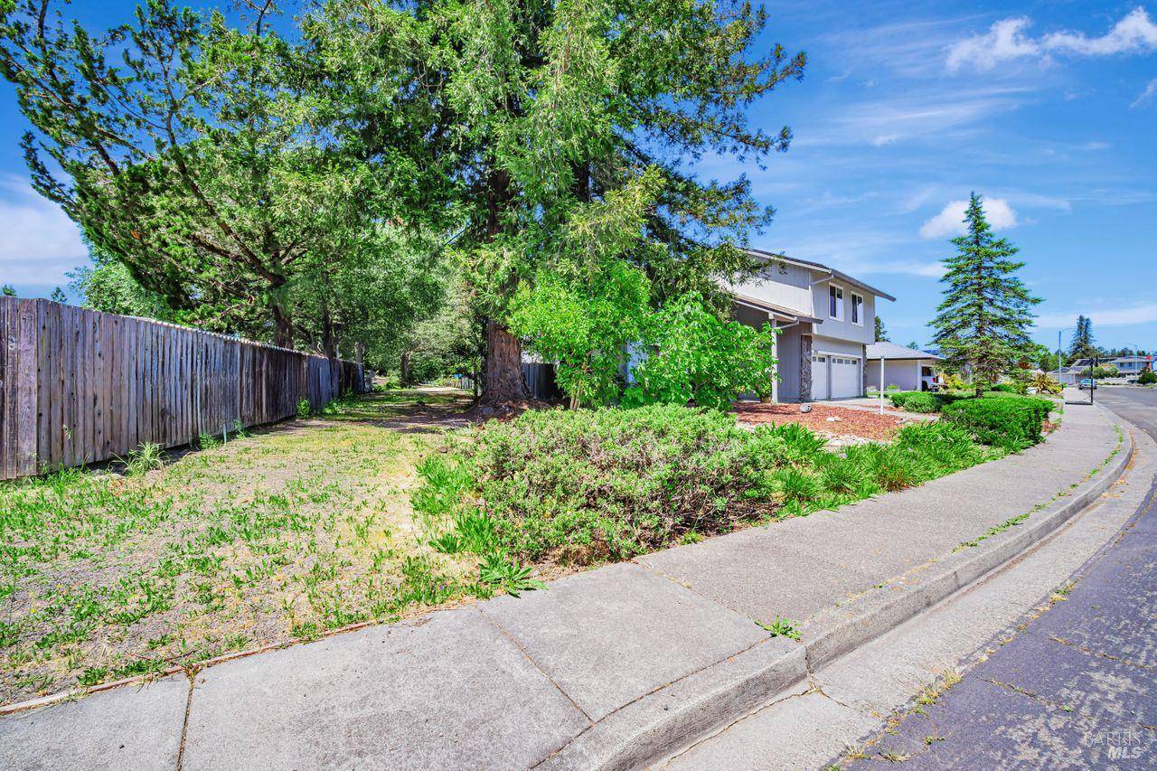 Rohnert Park, CA 94928,5705 Dexter CIR