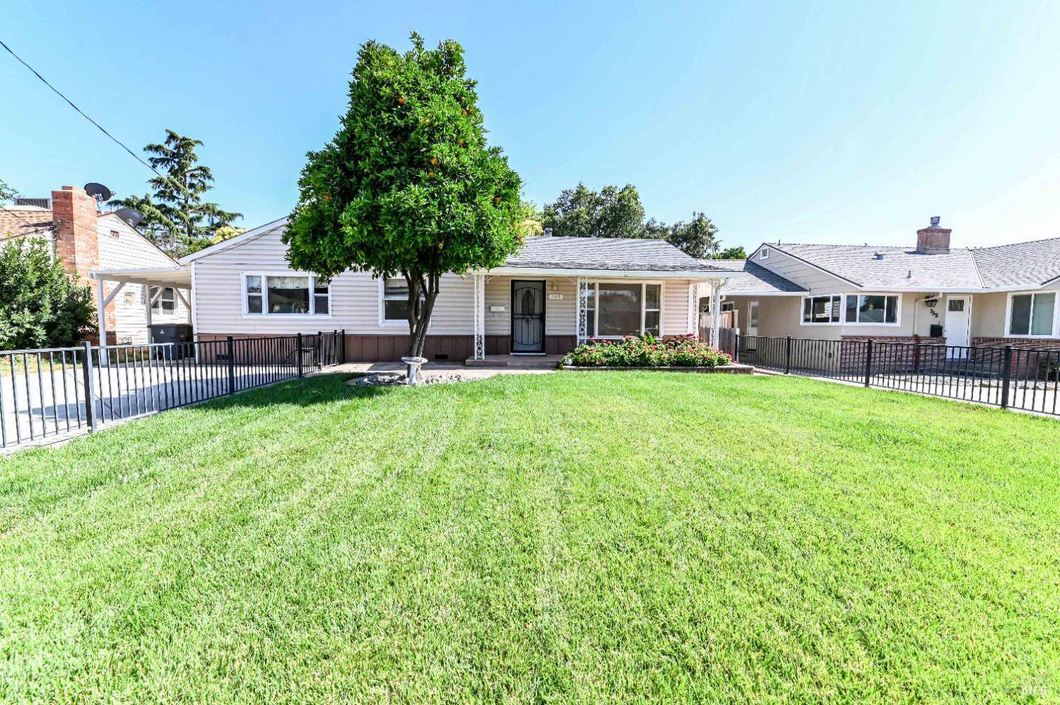 Dixon, CA 95620,745 W A ST