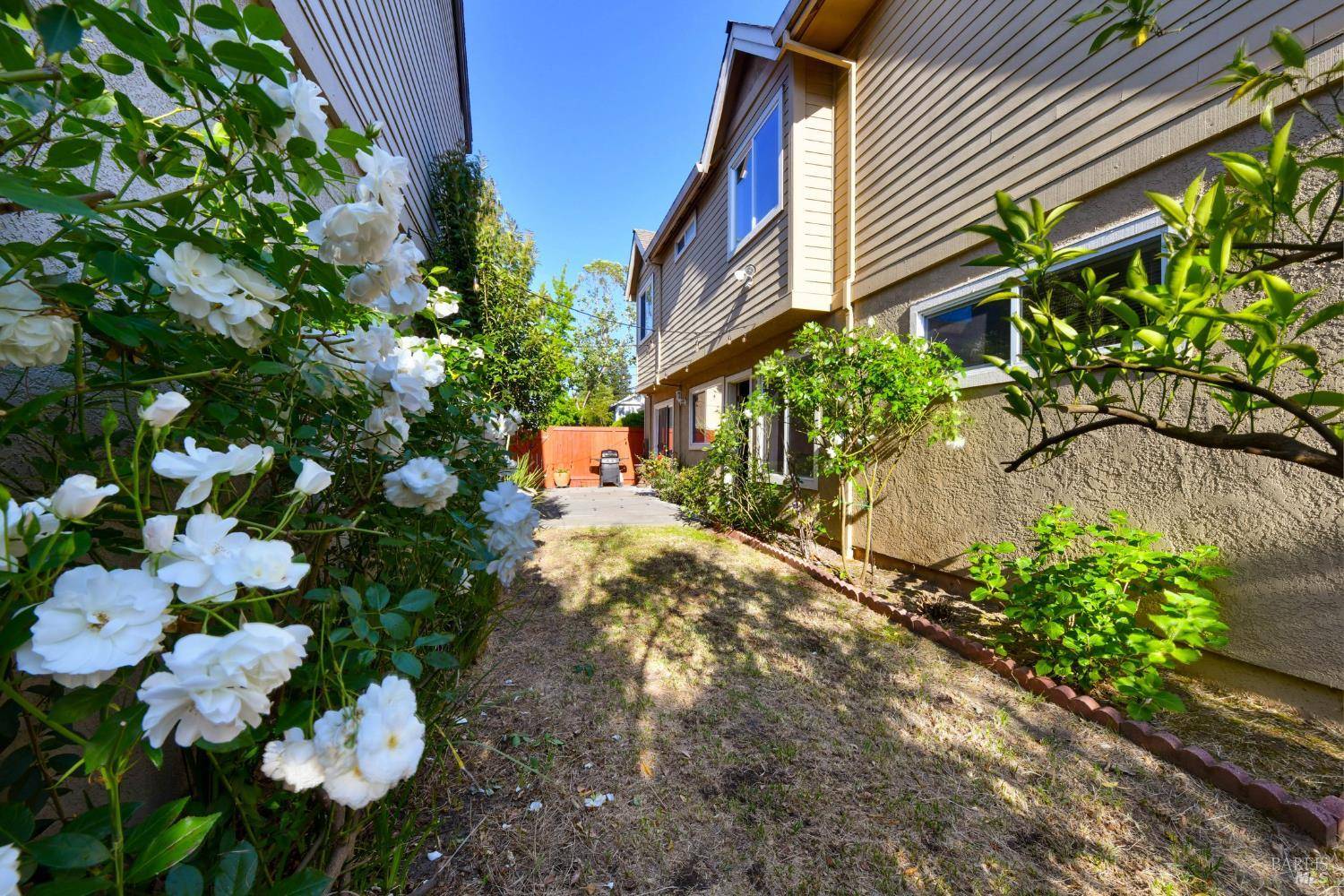 Santa Rosa, CA 95403,2157 Naomi PL