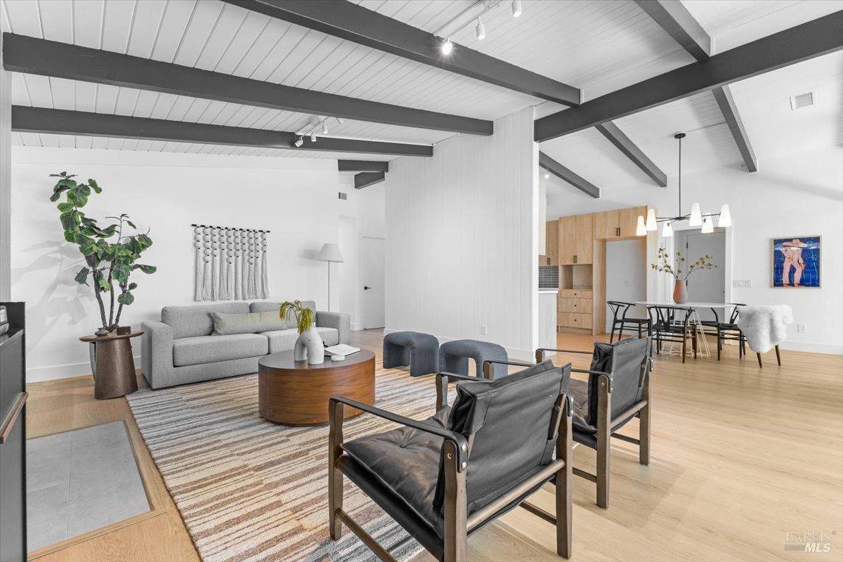 San Rafael, CA 94903,462 Hickory LN