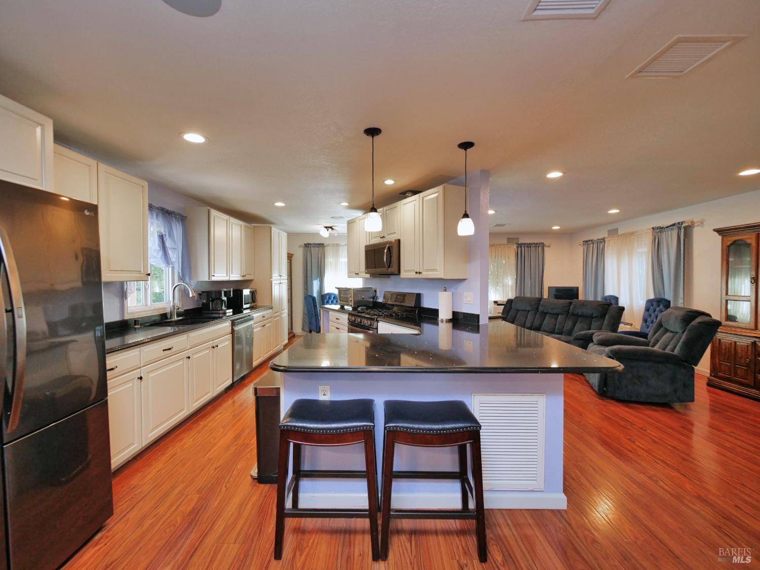 Vallejo, CA 94590,87 Gloria CT