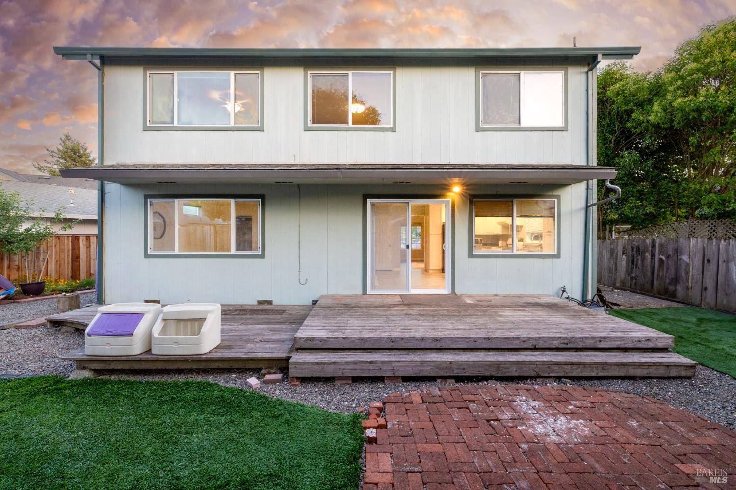 Rohnert Park, CA 94928,6576 Jade CT