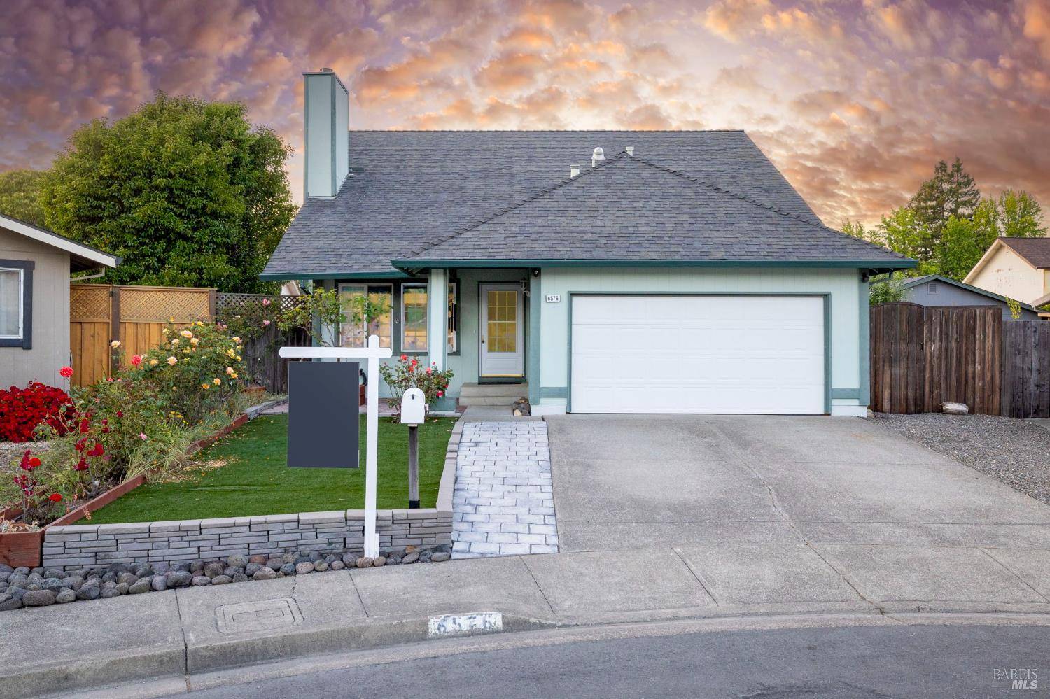 Rohnert Park, CA 94928,6576 Jade CT
