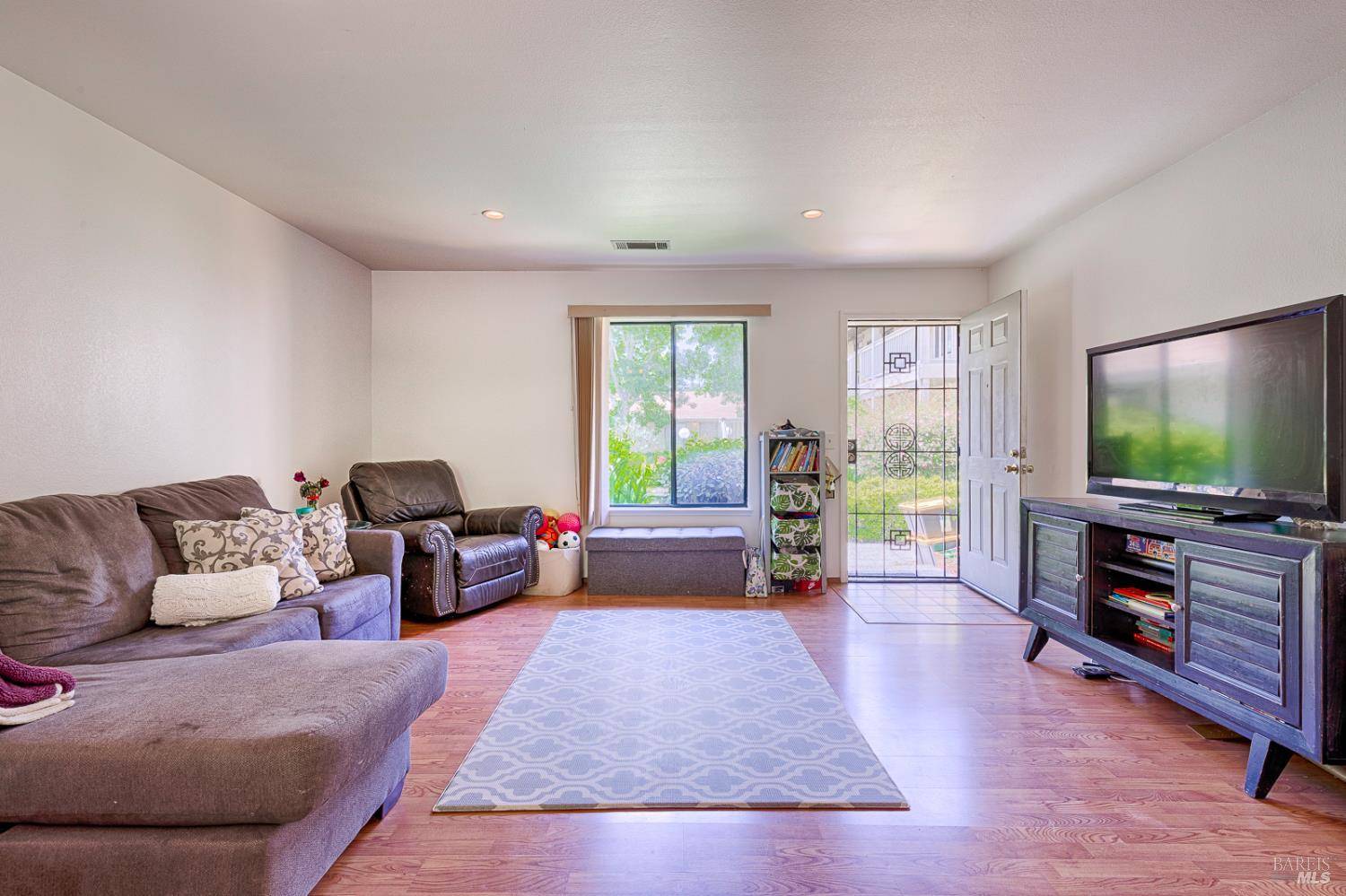 Sonoma, CA 95476,411 7th ST W