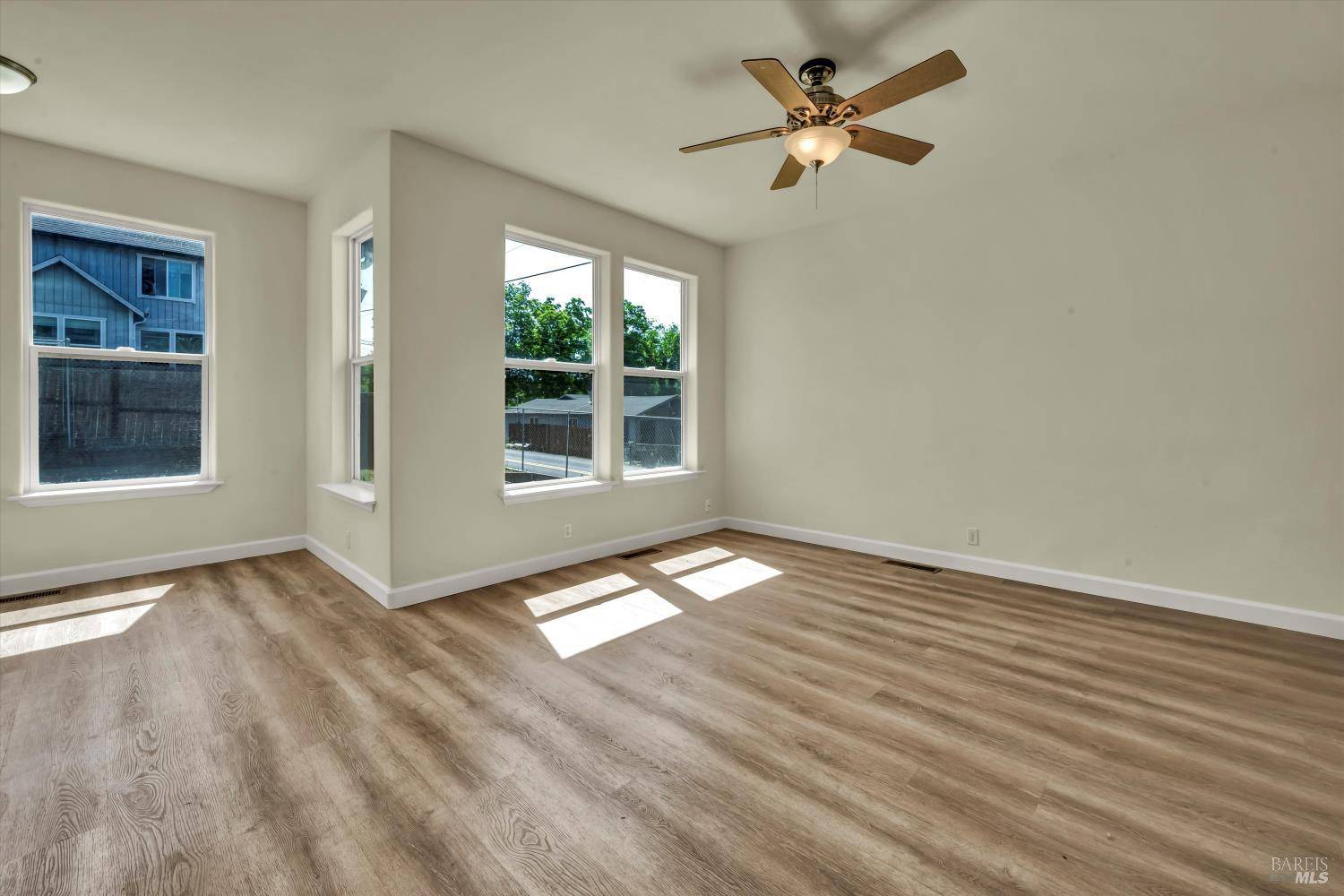Clearlake, CA 95422,3196 12th ST
