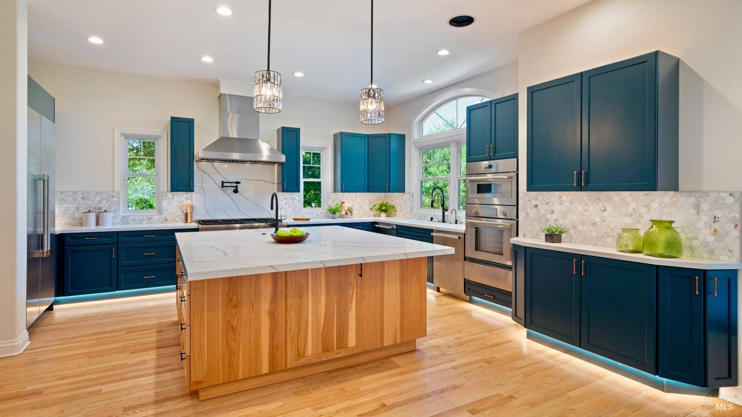 Santa Rosa, CA 95404,1362 Manzanita CT