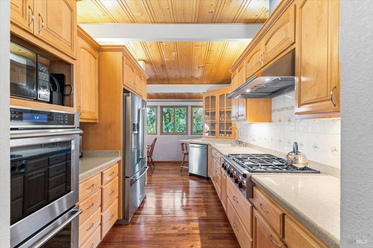 Santa Rosa, CA 95404,2137 Hyland CT