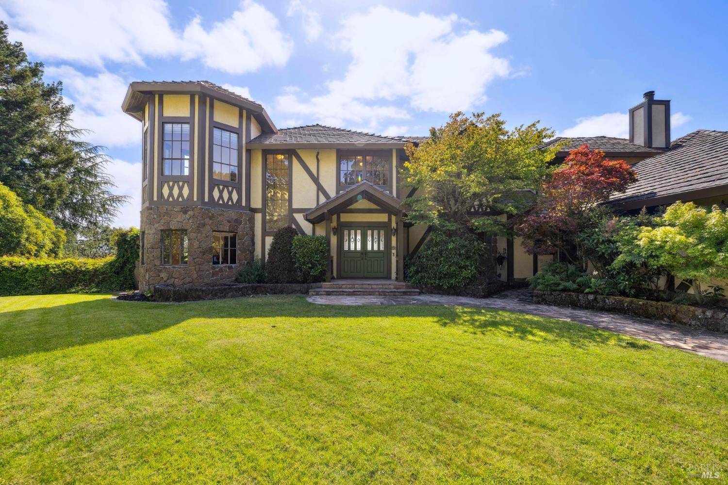 Novato, CA 94945,8 Guisela CT