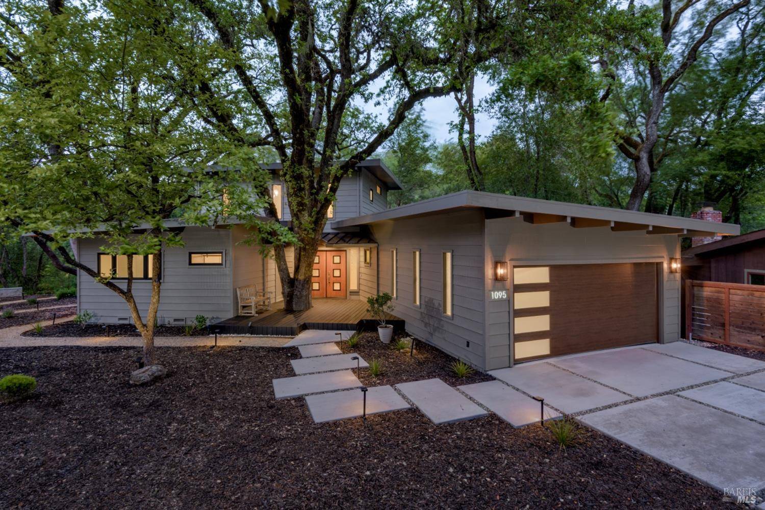 Glen Ellen, CA 95442,1095 Robertson RD