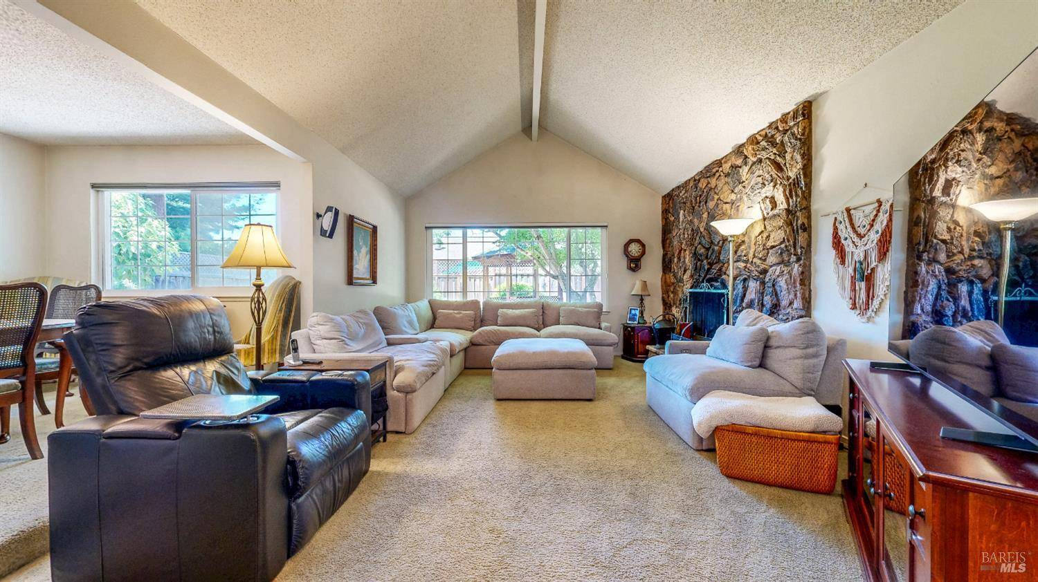 Santa Rosa, CA 95405,4921 Stonehedge DR