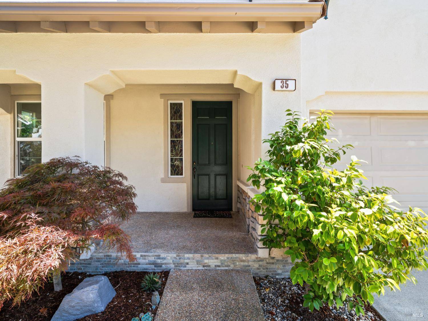 Novato, CA 94949,35 Brookline DR