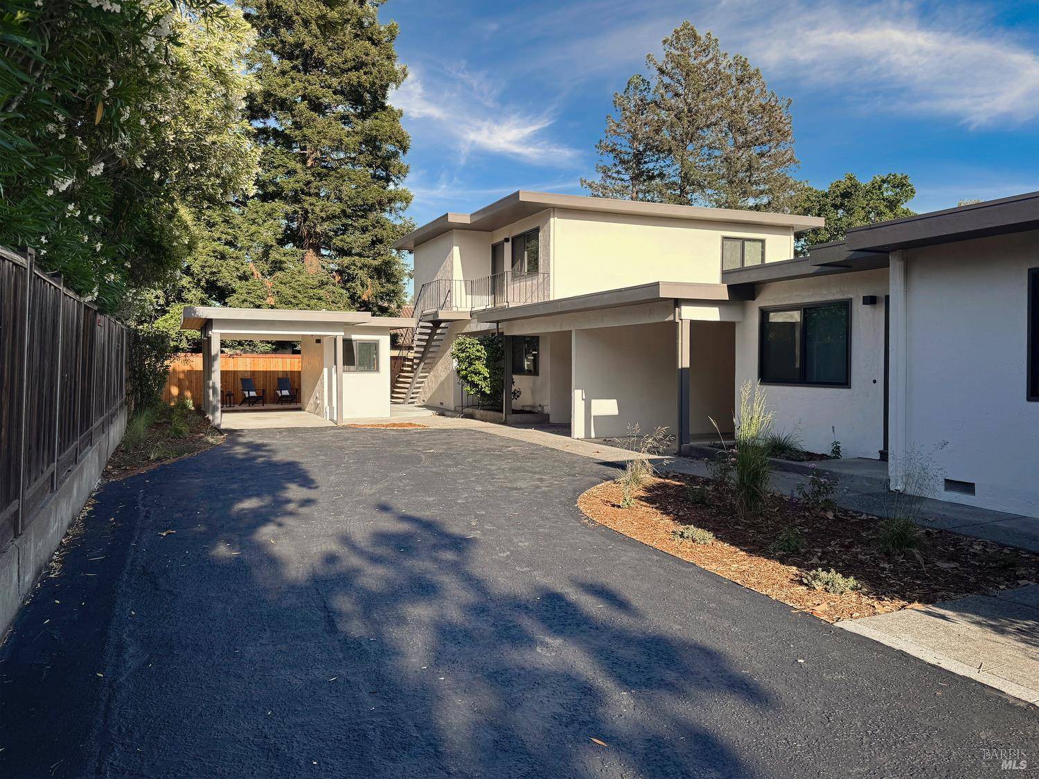 Sonoma, CA 95476,528 3rd ST W