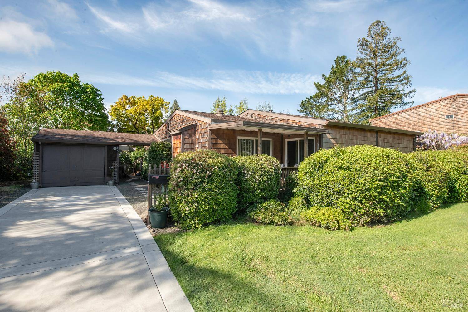 Sonoma, CA 95476,1451 Mission DR